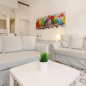  Apartamento La Loge De L'horloge - 1 Min Palais Des Papes - Ac Clim - Wifi - Hypercentre - Vue Sur Le Carrousel