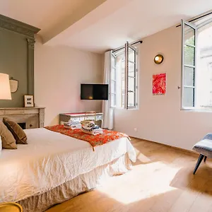  Bed and breakfast Le Petit - & A Deux Pas Du Pont D'avignon Et Du Palais Des Papes